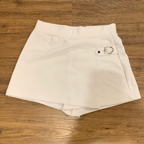 Shorts Shorts That Look Like A Skirt From The Front Poshmark